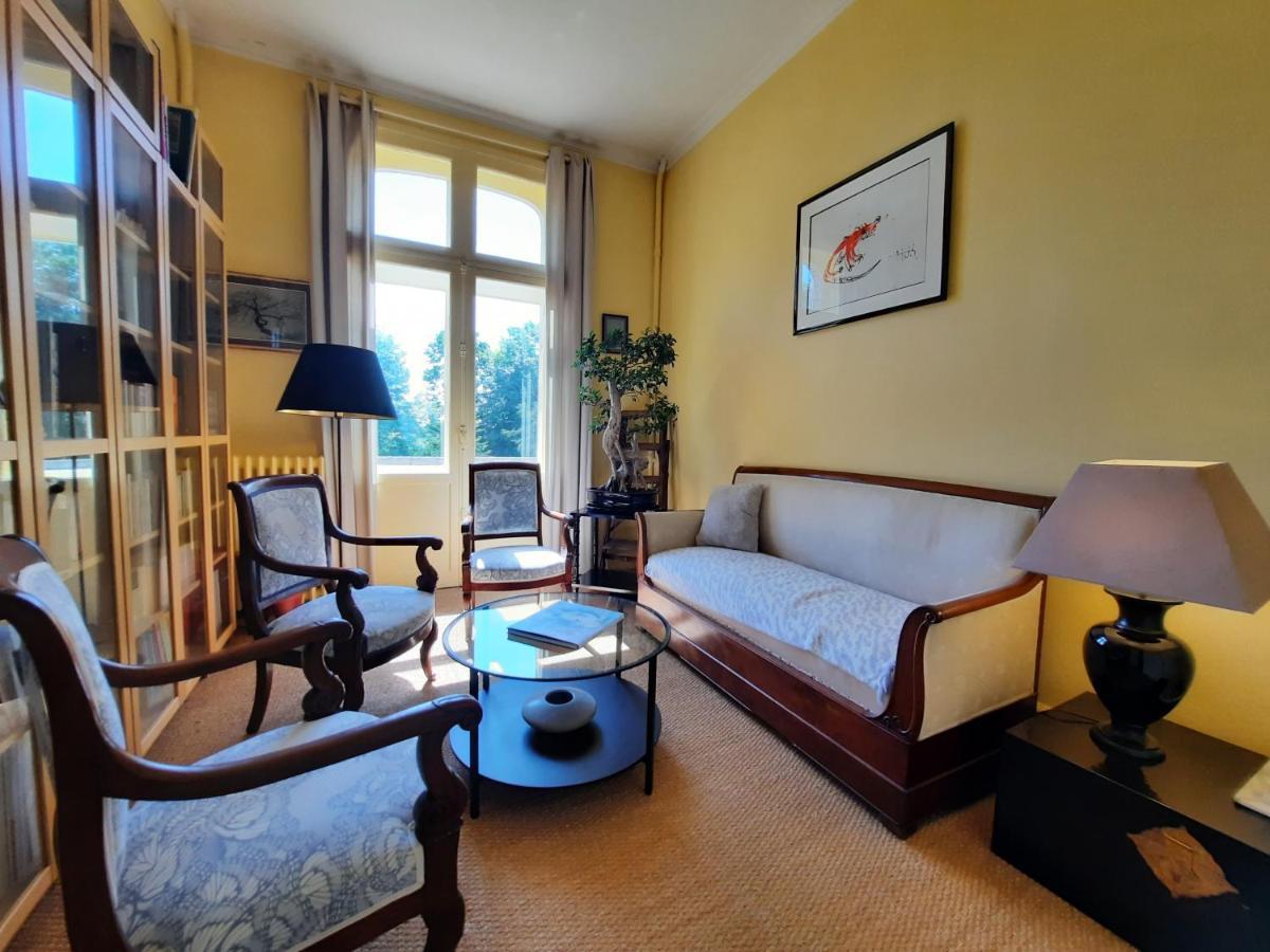 Bed and Breakfast Manoir Des Tuileries Du Buisson Верней-д'Авре-ет-д'Ітон Екстер'єр фото